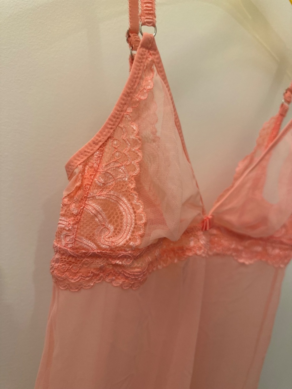 Brand Jasmine. Arianna women’s nightshirt. Color: A vibrant coral tone. Size S - Picture 9 of 10